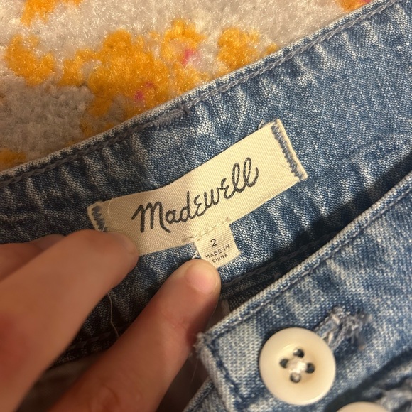 Madewell Pleated Wide-Leg Jeans in Kinnon Wash - Picture 4 of 7